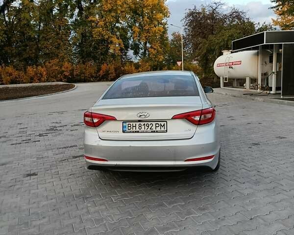 Хендай Соната 2015 в Крыжополе на Automoto.ua Серый Хендай Соната, объемом двигателя 2 л и пробегом 225 тыс. км за 8800 $, фото 3 на Automoto.ua