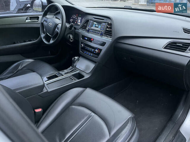 Серый Хендай Соната, объемом двигателя 2 л и пробегом 266 тыс. км за 8150 $, фото 11 на Automoto.ua