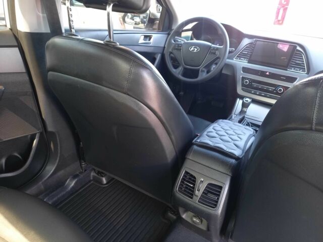 Сірий Хендай Соната, об'ємом двигуна 2 л та пробігом 231 тис. км за 9100 $, фото 16 на Automoto.ua