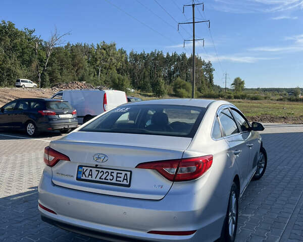 Сірий Хендай Соната, об'ємом двигуна 2 л та пробігом 273 тис. км за 8700 $, фото 3 на Automoto.ua
