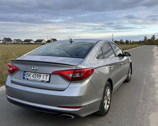 Сірий Хендай Соната, об'ємом двигуна 2.4 л та пробігом 184 тис. км за 10700 $, фото 35 на Automoto.ua