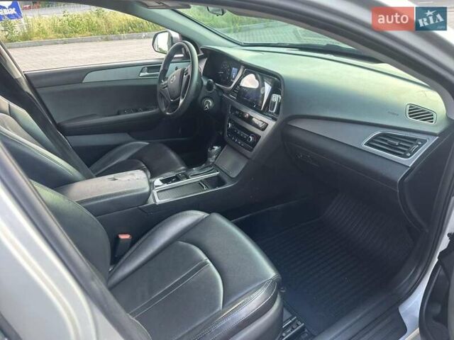 Серый Хендай Соната, объемом двигателя 2 л и пробегом 332 тыс. км за 8700 $, фото 8 на Automoto.ua