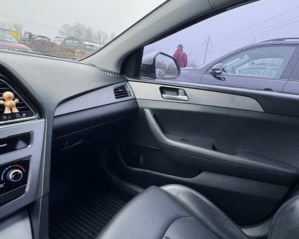 Сірий Хендай Соната, об'ємом двигуна 2 л та пробігом 169 тис. км за 11300 $, фото 18 на Automoto.ua