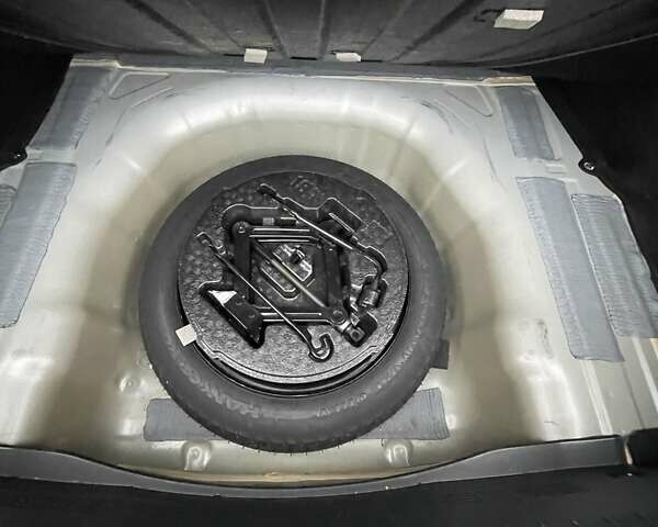 Сірий Хендай Соната, об'ємом двигуна 2.36 л та пробігом 148 тис. км за 8900 $, фото 12 на Automoto.ua