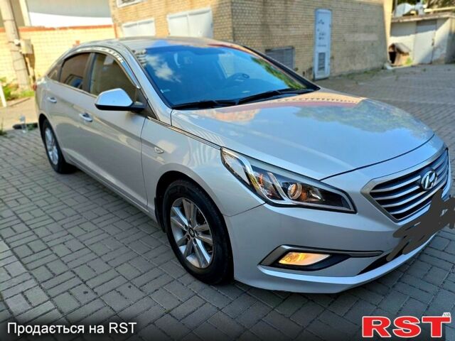 Сірий Хендай Соната, об'ємом двигуна 2 л та пробігом 400 тис. км за 10000 $, фото 1 на Automoto.ua