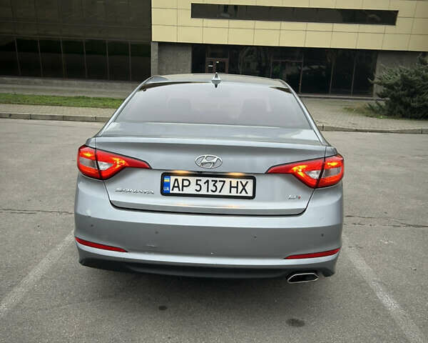 Сірий Хендай Соната, об'ємом двигуна 2 л та пробігом 174 тис. км за 11700 $, фото 6 на Automoto.ua