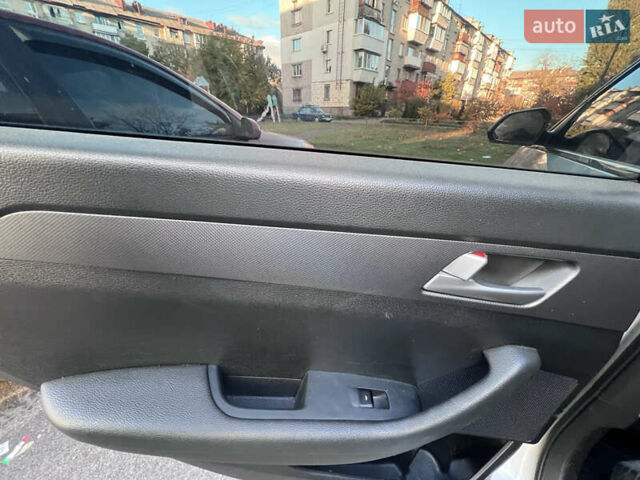 Хендай Соната 2015 в Киеве на Automoto.ua Серый Хендай Соната, объемом двигателя 2 л и пробегом 498 тыс. км за 8600 $, фото 5 на Automoto.ua