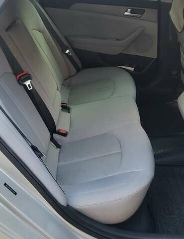 Серый Хендай Соната, объемом двигателя 2.36 л и пробегом 106 тыс. км за 11000 $, фото 7 на Automoto.ua