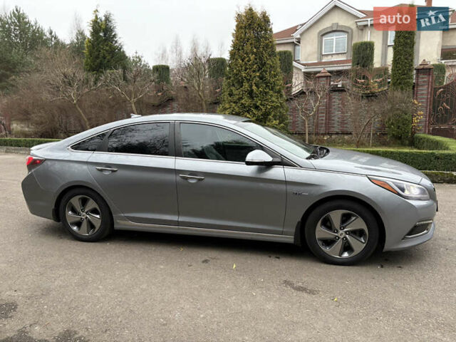 Сірий Хендай Соната, об'ємом двигуна 2 л та пробігом 200 тис. км за 13900 $, фото 2 на Automoto.ua
