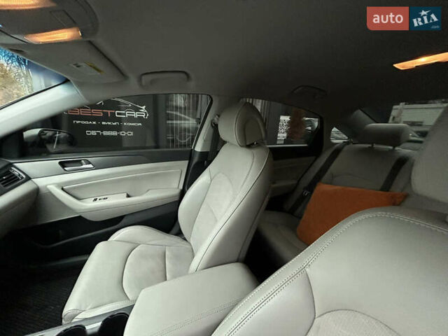 Серый Хендай Соната, объемом двигателя 2.36 л и пробегом 110 тыс. км за 9999 $, фото 21 на Automoto.ua