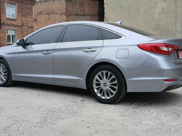 Сірий Хендай Соната, об'ємом двигуна 2 л та пробігом 61 тис. км за 15000 $, фото 1 на Automoto.ua