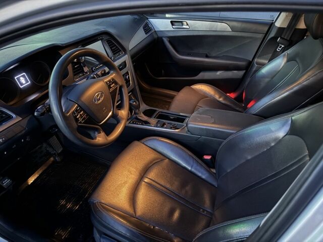 Сірий Хендай Соната, об'ємом двигуна 2 л та пробігом 199 тис. км за 9000 $, фото 6 на Automoto.ua