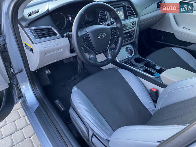 Серый Хендай Соната, объемом двигателя 2.36 л и пробегом 40 тыс. км за 10700 $, фото 17 на Automoto.ua