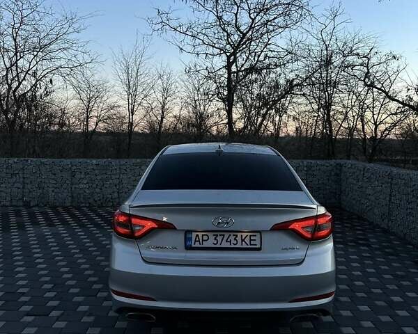 Серый Хендай Соната, объемом двигателя 2.4 л и пробегом 120 тыс. км за 10000 $, фото 3 на Automoto.ua