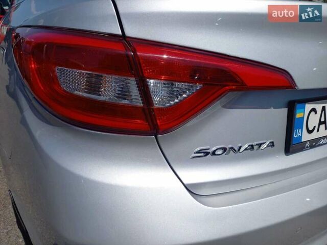 Сірий Хендай Соната, об'ємом двигуна 2 л та пробігом 231 тис. км за 8900 $, фото 6 на Automoto.ua