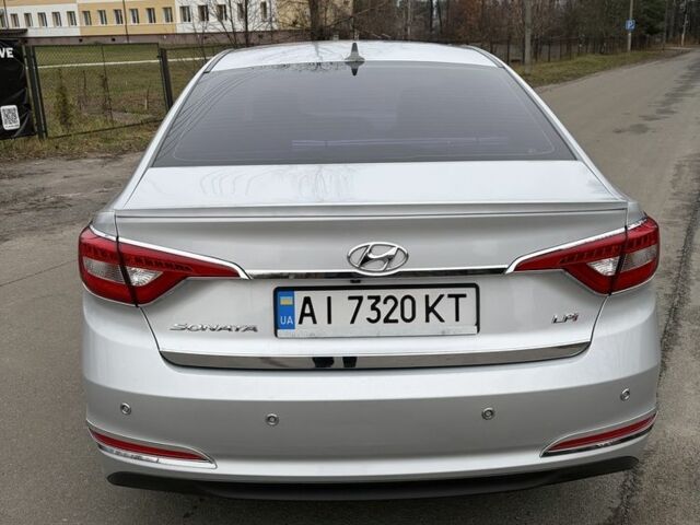 Сірий Хендай Соната, об'ємом двигуна 2 л та пробігом 385 тис. км за 9000 $, фото 2 на Automoto.ua