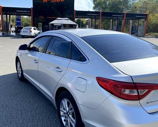 Сірий Хендай Соната, об'ємом двигуна 2 л та пробігом 335 тис. км за 9200 $, фото 25 на Automoto.ua