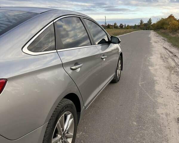 Сірий Хендай Соната, об'ємом двигуна 2.4 л та пробігом 184 тис. км за 10700 $, фото 20 на Automoto.ua