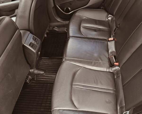 Серый Хендай Соната, объемом двигателя 2 л и пробегом 294 тыс. км за 9300 $, фото 10 на Automoto.ua