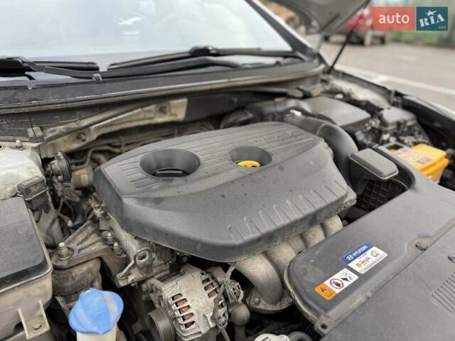 Сірий Хендай Соната, об'ємом двигуна 2 л та пробігом 275 тис. км за 8400 $, фото 33 на Automoto.ua