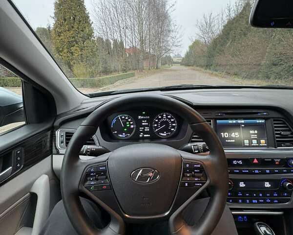 Сірий Хендай Соната, об'ємом двигуна 2 л та пробігом 200 тис. км за 13900 $, фото 21 на Automoto.ua