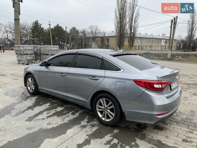 Серый Хендай Соната, объемом двигателя 2.36 л и пробегом 90 тыс. км за 9500 $, фото 3 на Automoto.ua
