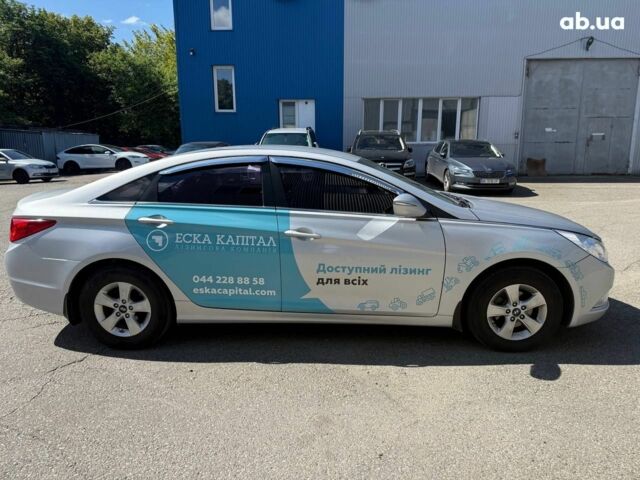 Хендай Соната 2015 у Києві на Automoto.ua Сірий Хендай Соната, об'ємом двигуна 2 л та пробігом 321 тис. км за 7000 $, фото 7 на Automoto.ua