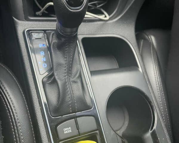 Серый Хендай Соната, объемом двигателя 2.36 л и пробегом 150 тыс. км за 10000 $, фото 8 на Automoto.ua