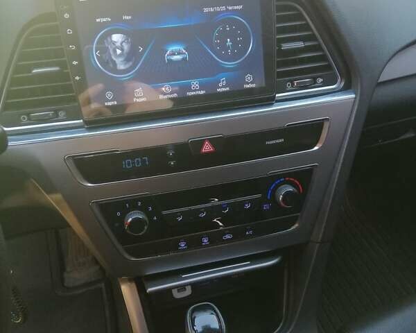 Сірий Хендай Соната, об'ємом двигуна 2 л та пробігом 335 тис. км за 9200 $, фото 3 на Automoto.ua