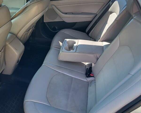 Серый Хендай Соната, объемом двигателя 2.36 л и пробегом 210 тыс. км за 11000 $, фото 11 на Automoto.ua