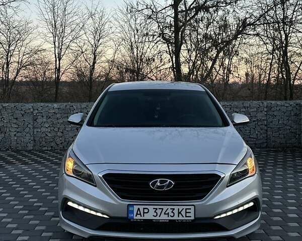 Серый Хендай Соната, объемом двигателя 2.4 л и пробегом 120 тыс. км за 10000 $, фото 6 на Automoto.ua