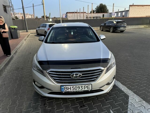 Сірий Хендай Соната, об'ємом двигуна 2 л та пробігом 199 тис. км за 9000 $, фото 1 на Automoto.ua