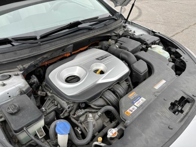 Сірий Хендай Соната, об'ємом двигуна 2 л та пробігом 114 тис. км за 14200 $, фото 22 на Automoto.ua