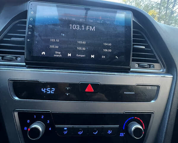 Хендай Соната 2015 в Киеве на Automoto.ua Серый Хендай Соната, объемом двигателя 2 л и пробегом 498 тыс. км за 8600 $, фото 11 на Automoto.ua