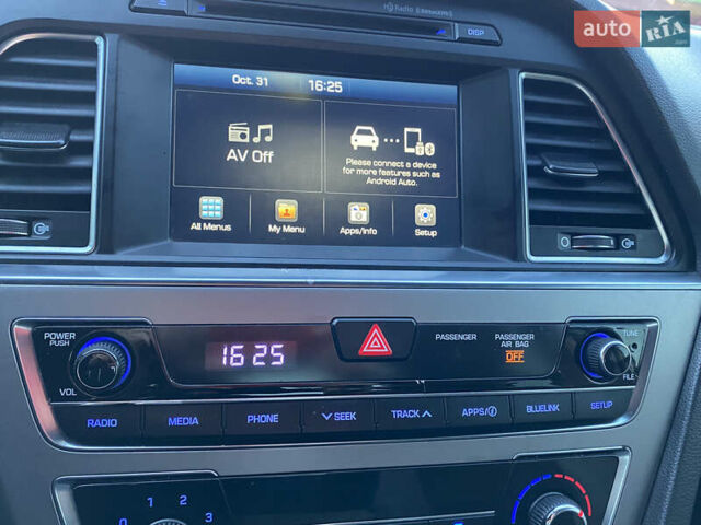 Серый Хендай Соната, объемом двигателя 2.36 л и пробегом 40 тыс. км за 10700 $, фото 29 на Automoto.ua