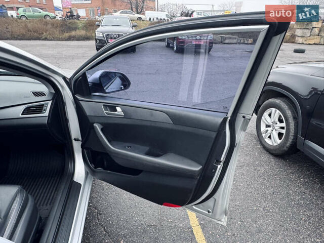 Сірий Хендай Соната, об'ємом двигуна 2 л та пробігом 169 тис. км за 11300 $, фото 13 на Automoto.ua
