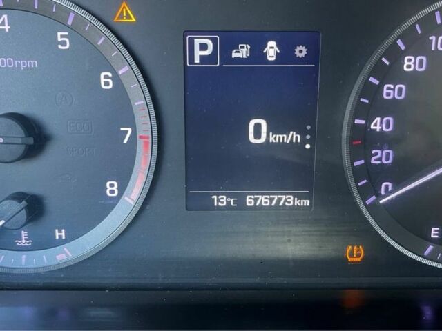 Серый Хендай Соната, объемом двигателя 2 л и пробегом 670 тыс. км за 7500 $, фото 5 на Automoto.ua