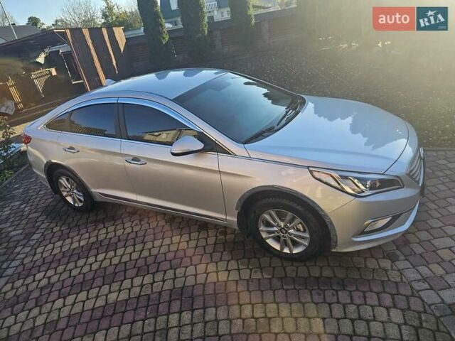 Хендай Соната 2015 в Тернополе на Automoto.ua Серый Хендай Соната, объемом двигателя 2 л и пробегом 220 тыс. км за 11100 $, фото 4 на Automoto.ua