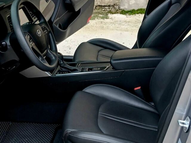 Сірий Хендай Соната, об'ємом двигуна 2 л та пробігом 61 тис. км за 15000 $, фото 16 на Automoto.ua