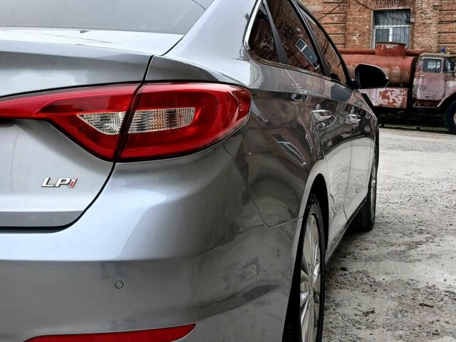 Сірий Хендай Соната, об'ємом двигуна 2 л та пробігом 61 тис. км за 15000 $, фото 7 на Automoto.ua