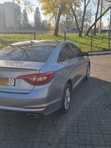 Хендай Соната 2015 в Киеве на Automoto.ua Серый Хендай Соната, объемом двигателя 2.36 л и пробегом 125 тыс. км за 10700 $, фото 4 на Automoto.ua