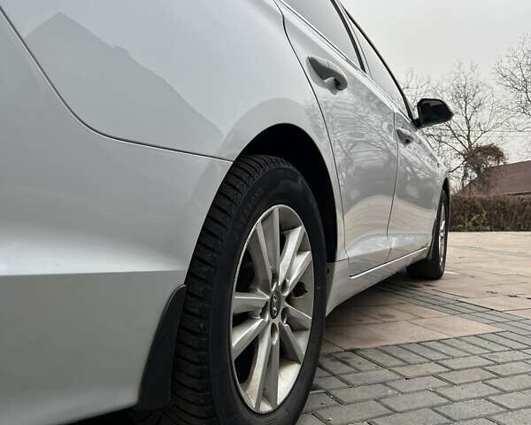 Серый Хендай Соната, объемом двигателя 2 л и пробегом 405 тыс. км за 7999 $, фото 17 на Automoto.ua