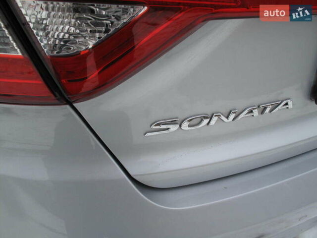 Сірий Хендай Соната, об'ємом двигуна 2 л та пробігом 265 тис. км за 10500 $, фото 16 на Automoto.ua