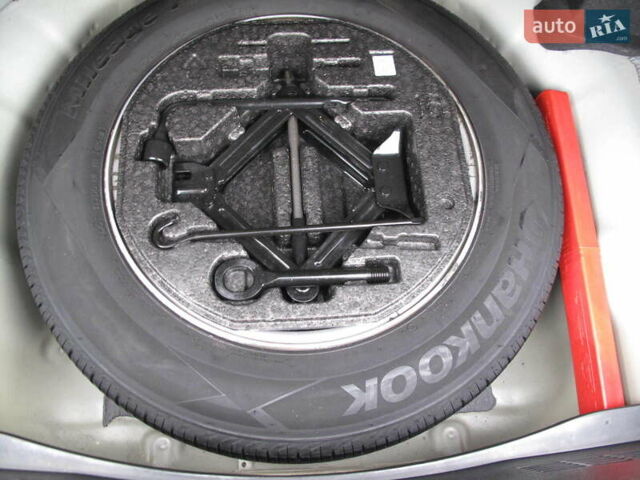 Сірий Хендай Соната, об'ємом двигуна 2 л та пробігом 265 тис. км за 10500 $, фото 37 на Automoto.ua