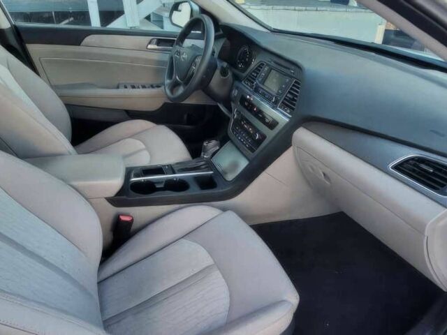 Серый Хендай Соната, объемом двигателя 2 л и пробегом 74 тыс. км за 6600 $, фото 7 на Automoto.ua