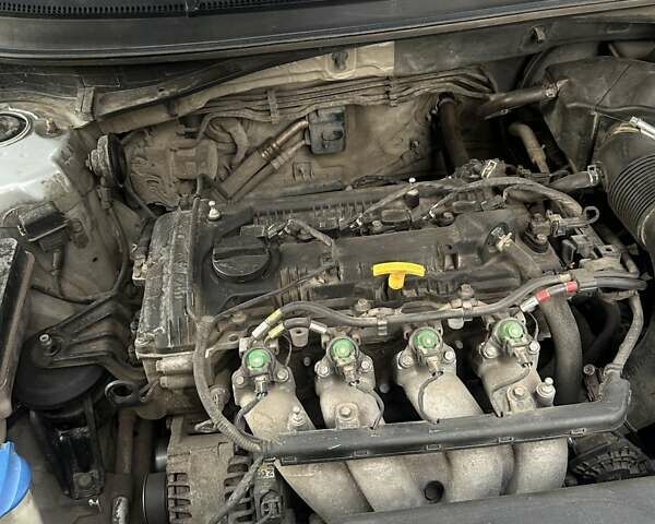 Серый Хендай Соната, объемом двигателя 2 л и пробегом 381 тыс. км за 8300 $, фото 26 на Automoto.ua