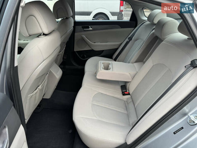 Серый Хендай Соната, объемом двигателя 2.36 л и пробегом 93 тыс. км за 9800 $, фото 21 на Automoto.ua