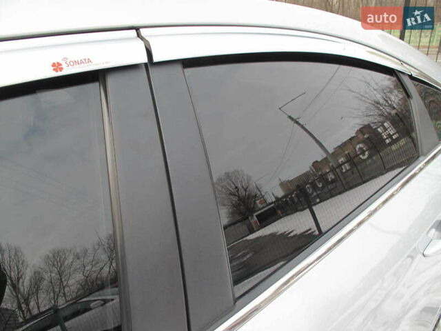 Сірий Хендай Соната, об'ємом двигуна 2 л та пробігом 265 тис. км за 10500 $, фото 50 на Automoto.ua