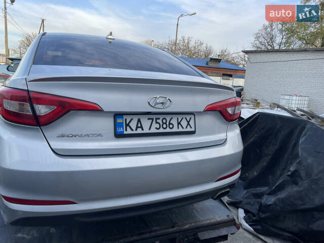 Сірий Хендай Соната, об'ємом двигуна 2.36 л та пробігом 97 тис. км за 3700 $, фото 3 на Automoto.ua