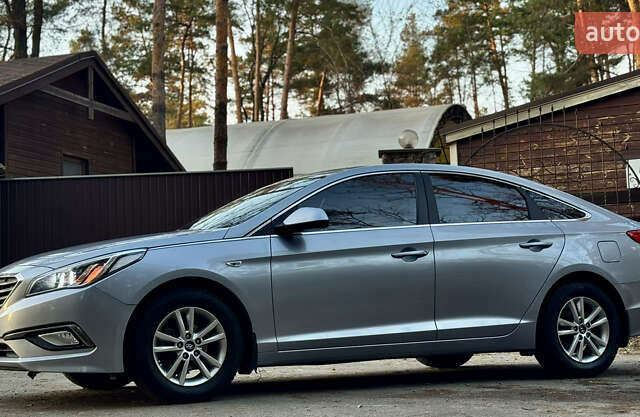 Серый Хендай Соната, объемом двигателя 2 л и пробегом 169 тыс. км за 11700 $, фото 3 на Automoto.ua